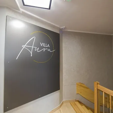Aura *