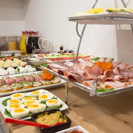 Aura ベッド・アンド・ブレックファスト