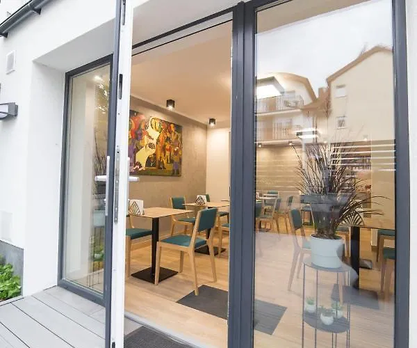 Aura Bed & Breakfast